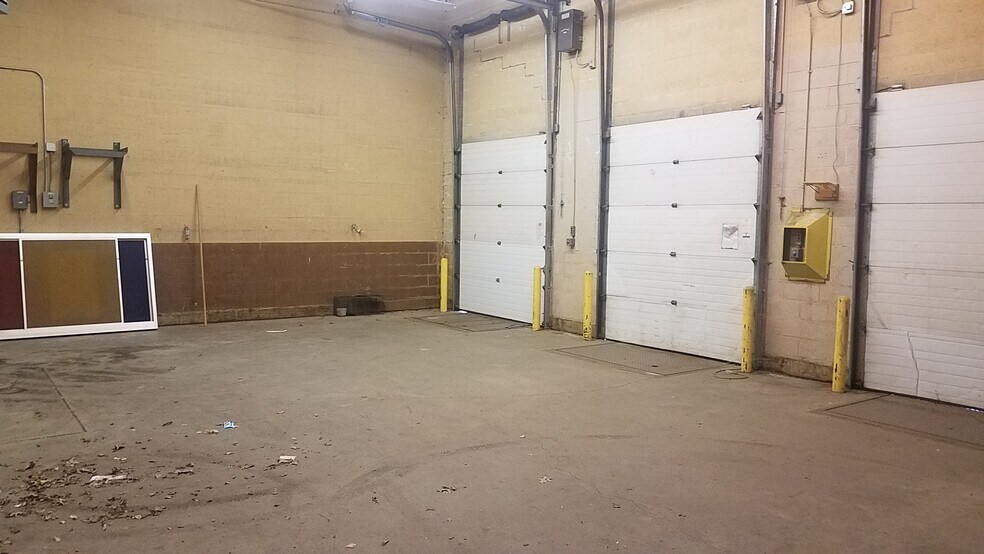 More Photos Of 5700 Beckley Rd, Battle Creek Storefront For Lease