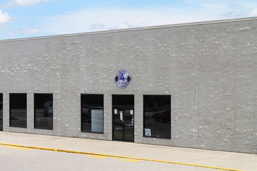 More Photos Of 200-202 Limestone St, Frankfort Unknown For Lease