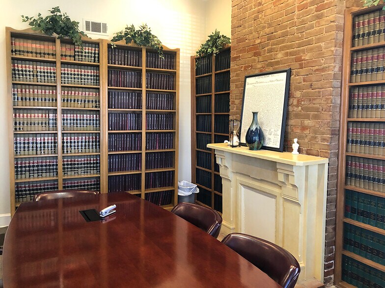 More Photos Of 217 Exchange Ave, Memphis Office For Lease