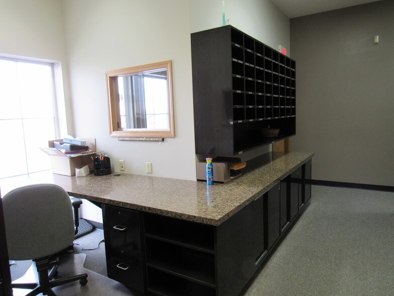 More Photos Of 2509 W 2nd St, Marion Office For Lease