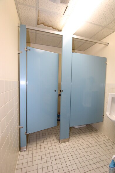 More Photos Of 7 Henry St, Worcester Warehouse For Sale