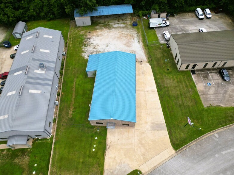 More Photos Of 10291 Robinson Dr, Tyler Industrial For Lease