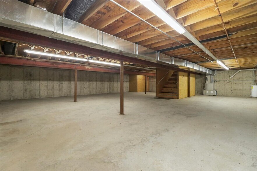 More Photos Of 1006 Nettleton Avenue Ave, Thayer Office For Sale