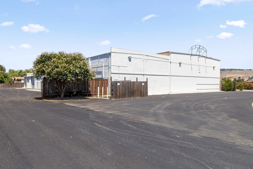 More Photos Of 675 Buena Vista Ave, Gilroy Manufacturing For Sale