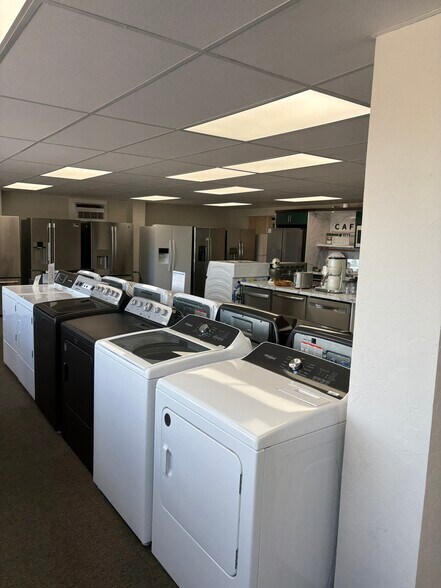 More Photos Of 2371 S McCall Rd, Englewood Freestanding For Sale