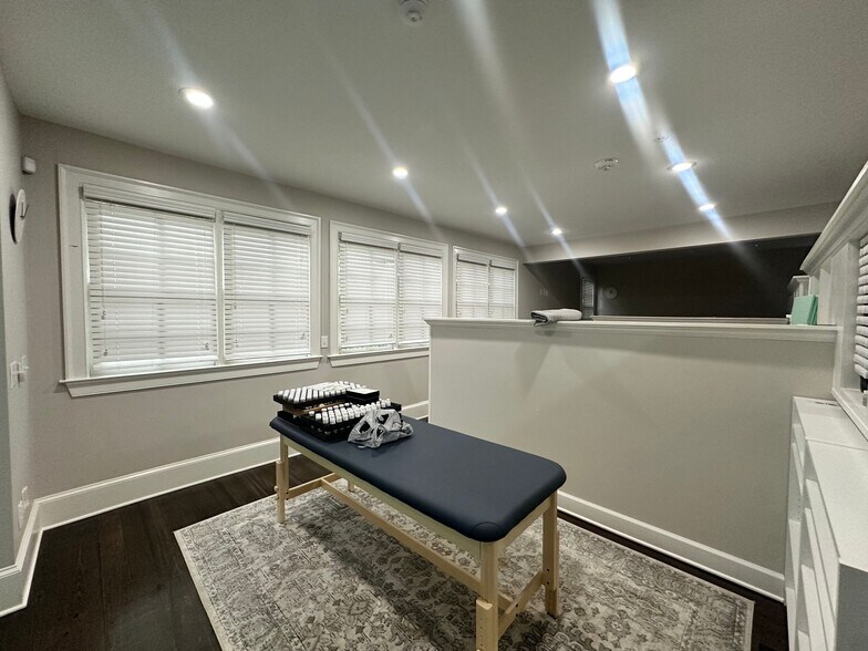 More Photos Of 5920 Odell St, Cumming Office For Sale