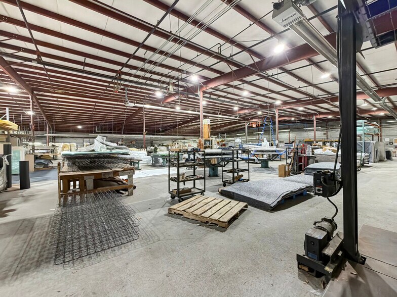 More Photos Of 850 Eisenhower Blvd, Johnstown Warehouse For Lease