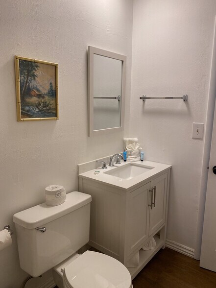 More Photos Of 2044 E Van Buren, Eureka Springs Hotel For Sale