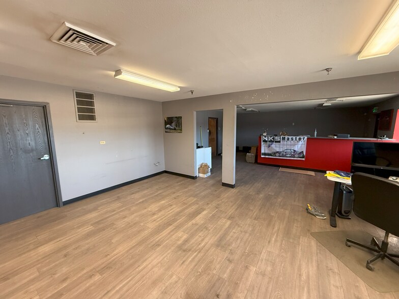 More Photos Of 2610 S Raritan Cir, Englewood Industrial For Sale