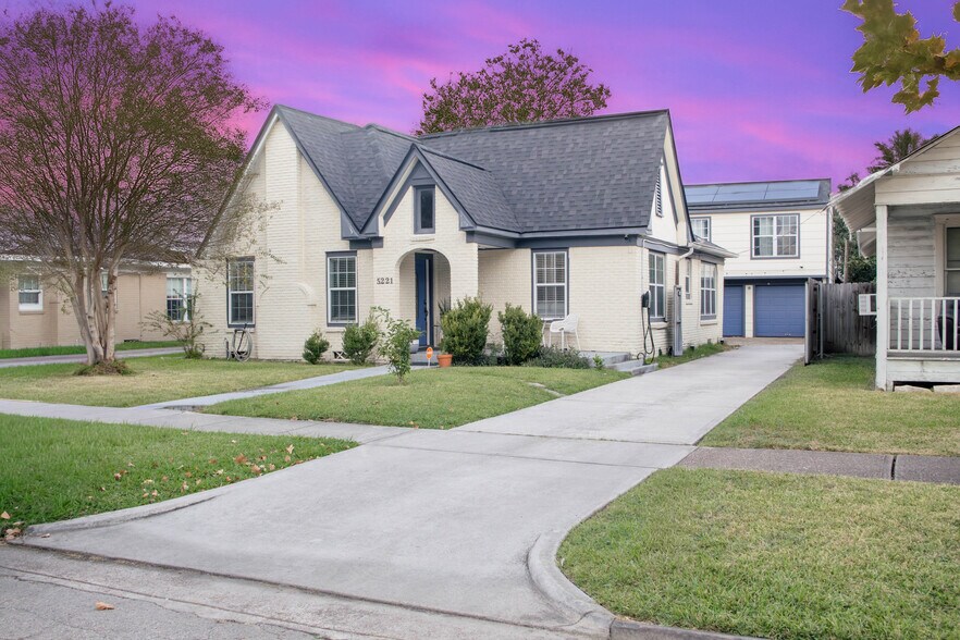 More Photos Of , Houston Multifamily For Sale