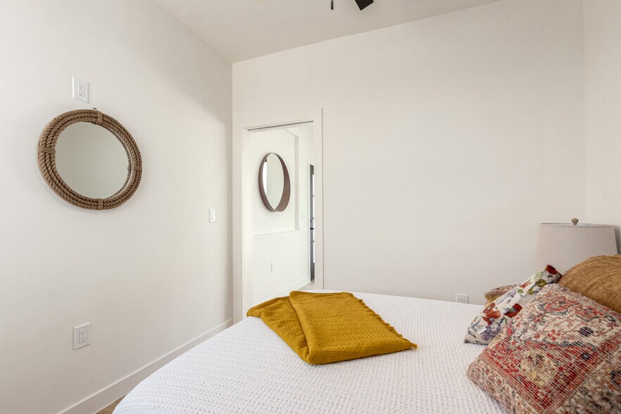 More Photos Of 411 32nd Pl, Phoenix Apartments For Sale