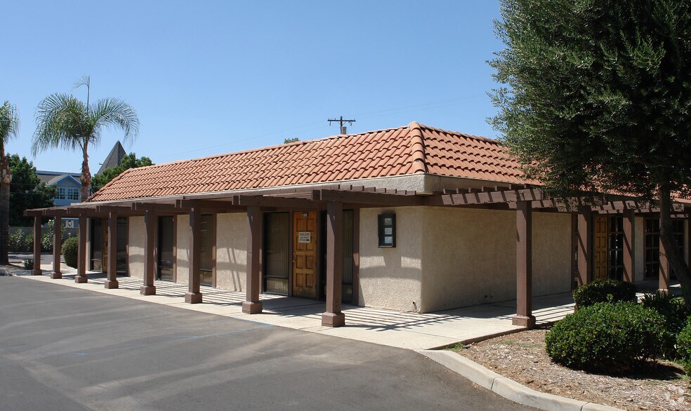 More Photos Of 901 E Morton Pl, Hemet Office For Lease