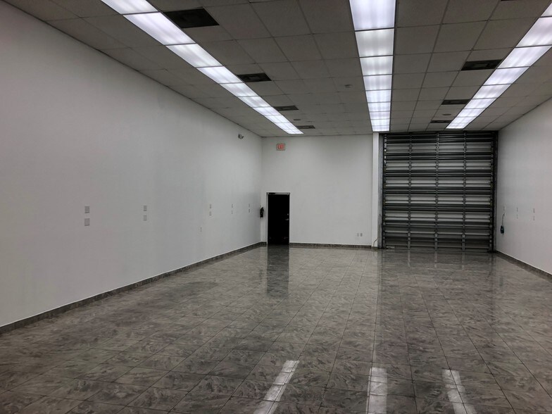More Photos Of 6370-6376 NW 97th Ave, Doral Light Distribution For Lease