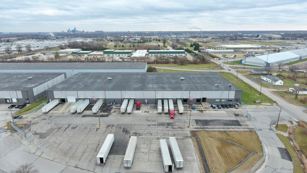 More Photos Of 4316 W Minnesota St, Indianapolis Manufacturing For Lease