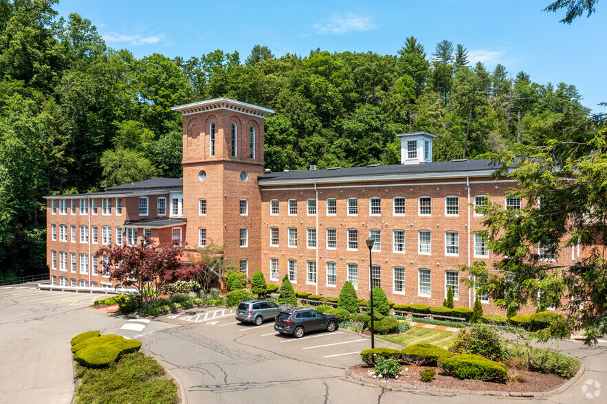 Primary Photo Of 27-75 Glen Rd, Sandy Hook Office For Lease