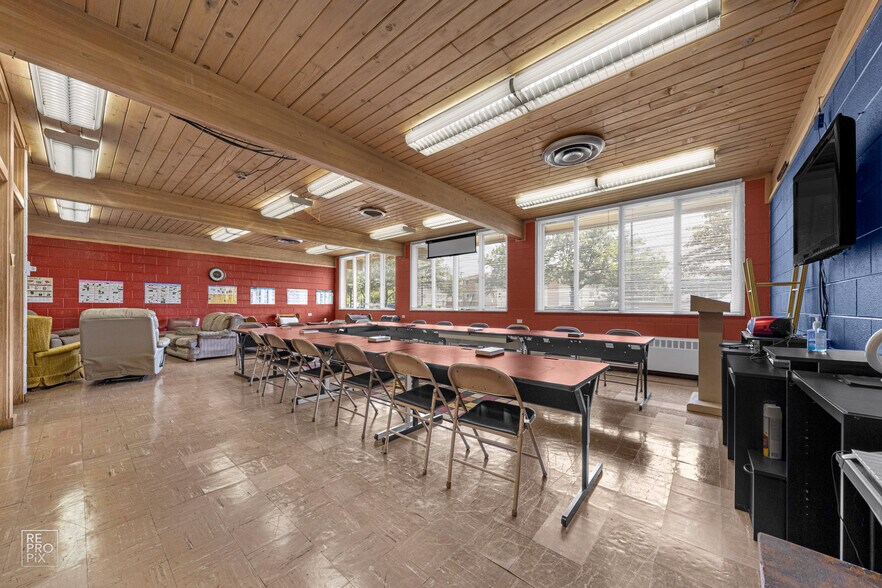 More Photos Of 3600 W 79th St, Chicago Religious Facility For Sale