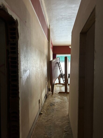 More Photos Of 4 Market St, Lockport Medical For Lease