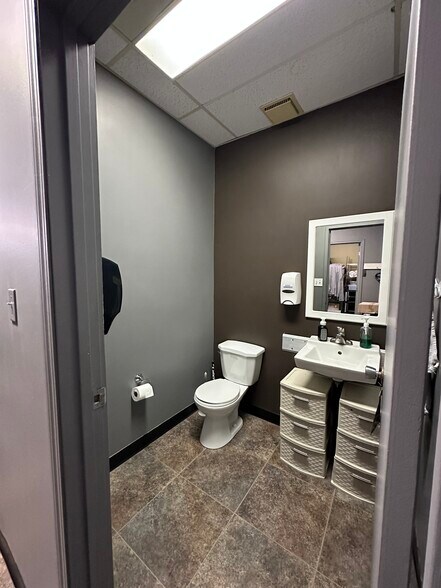 More Photos Of 1408-1428 Broad St, Regina Storefront For Sale