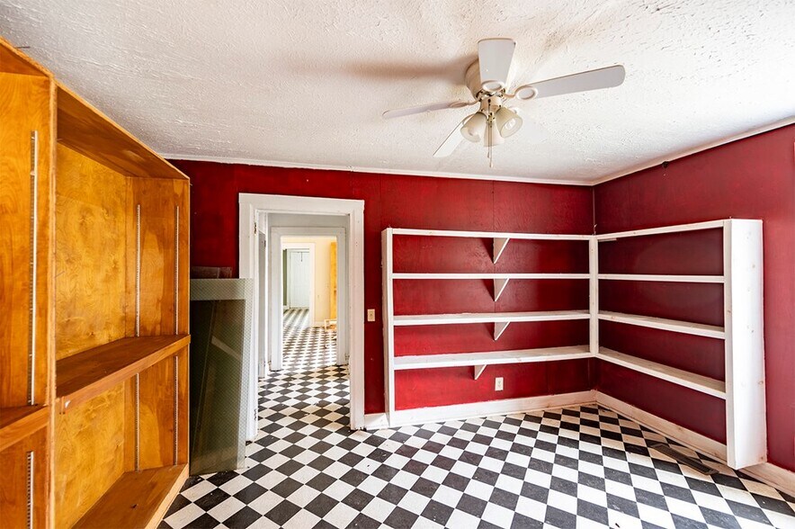 More Photos Of 1080 Johnson St SE, Dawson Specialty For Sale