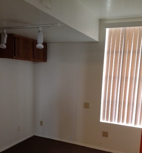 More Photos Of 7841 Foothill Blvd, Sunland Storefront Retail Residential For Lease