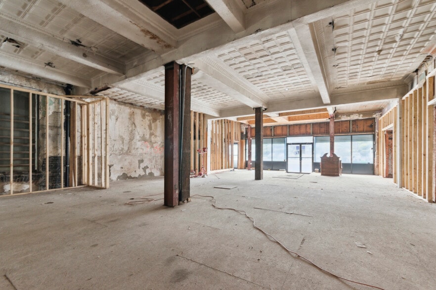More Photos Of 800-804 W Girard Ave, Philadelphia Storefront Retail Office For Sale