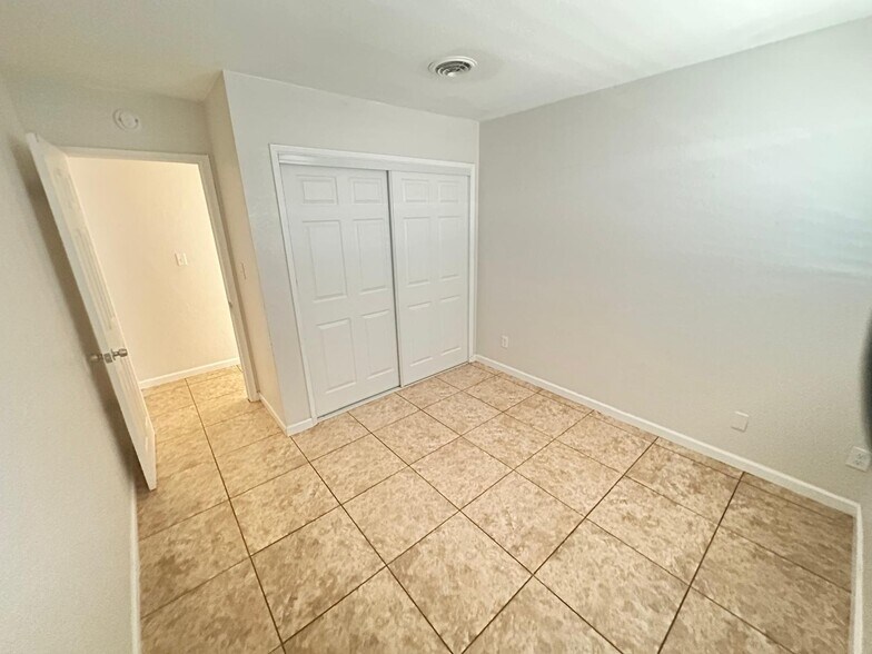More Photos Of 4121 E Moreland St, Phoenix Apartments For Sale