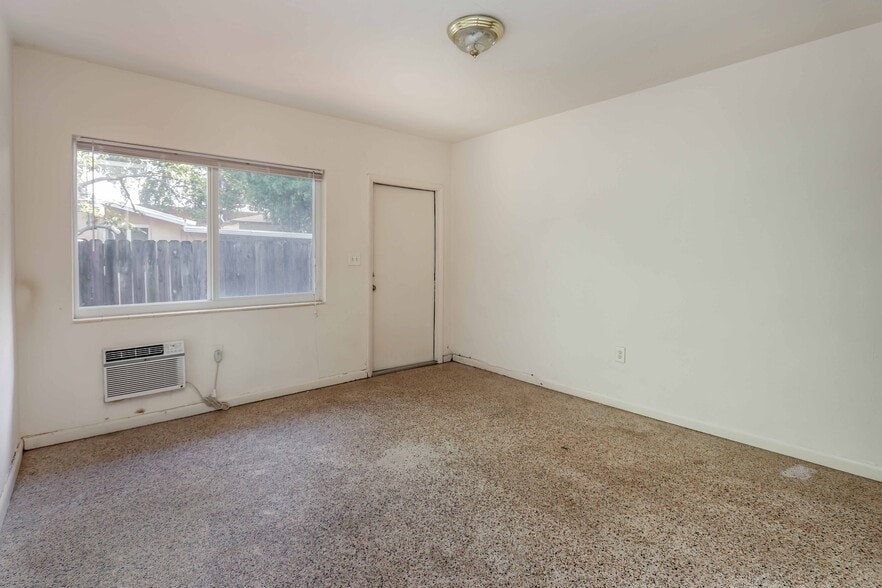 More Photos Of 976 NW 6th St, Miami Apartments For Sale