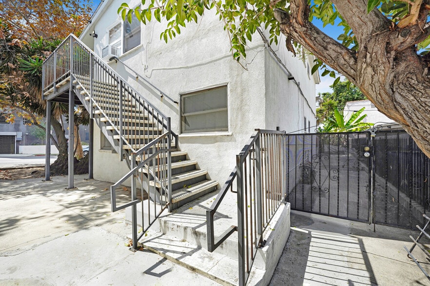 More Photos Of 1059 S Harvard Blvd, Los Angeles Apartments For Sale