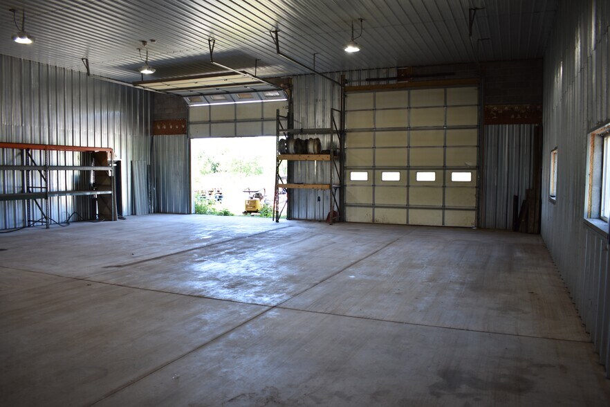 More Photos Of 135 Howard Rd, Fulton Industrial For Sale