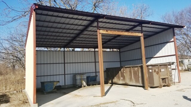 More Photos Of 1750 US-77, Davis Manufacturing For Lease