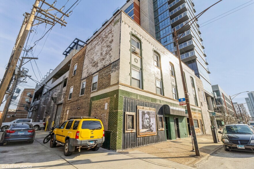 More Photos Of 838-840 W Grand Ave, Chicago Storefront Retail Residential For Lease