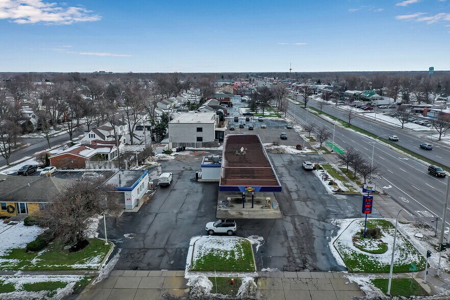 More Photos Of 2050 Sheridan Dr, Buffalo Fast Food For Lease