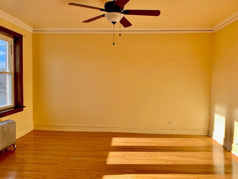 More Photos Of 7515 S Phillips Ave, Chicago Apartments For Sale