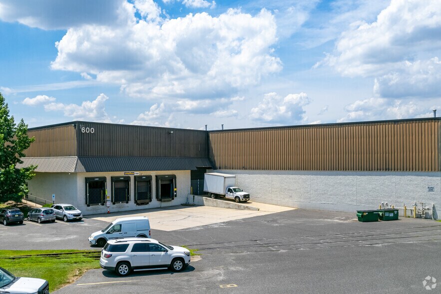More Photos Of 600 Glen Ct, Moorestown Warehouse For Lease