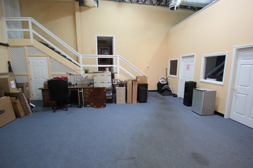 More Photos Of 3 Washington St, North Reading Warehouse For Sale