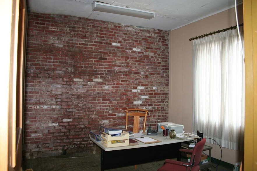 More Photos Of 217 W 6th St, Connersville Storefront For Sale