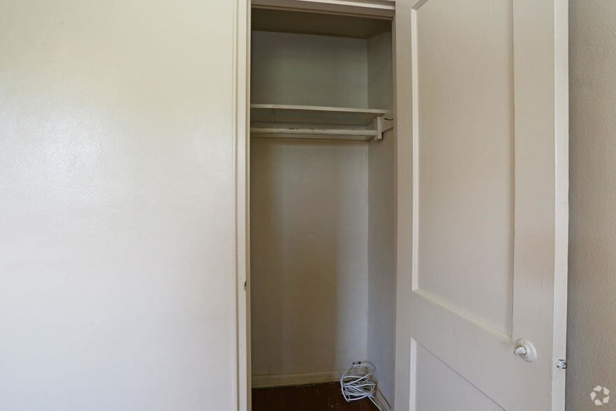 More Photos Of 35 Woodland Dr, Hartford Apartments For Sale