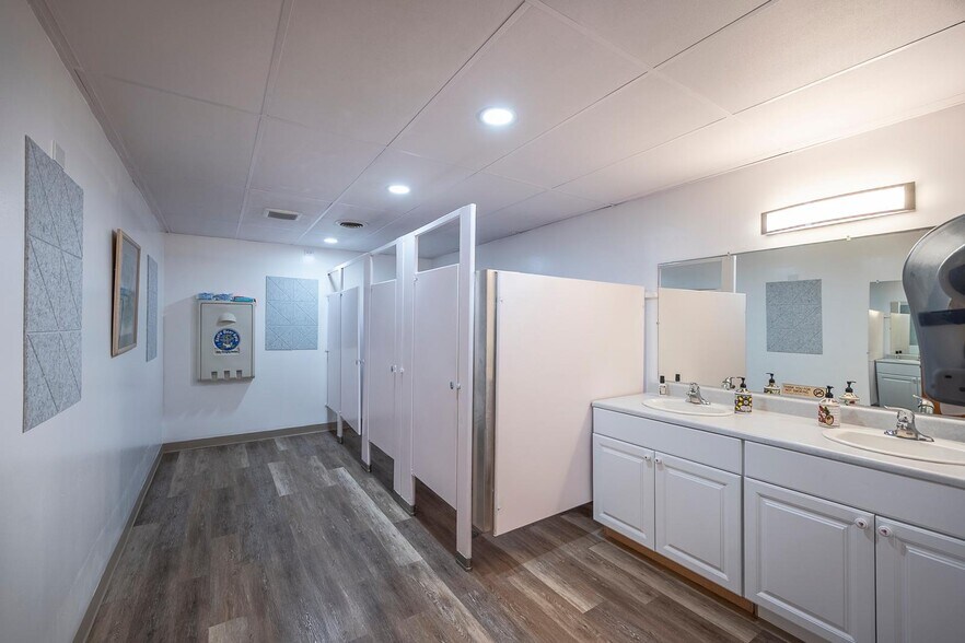 More Photos Of 140 14th Ave NW, Ephrata Flex For Sale