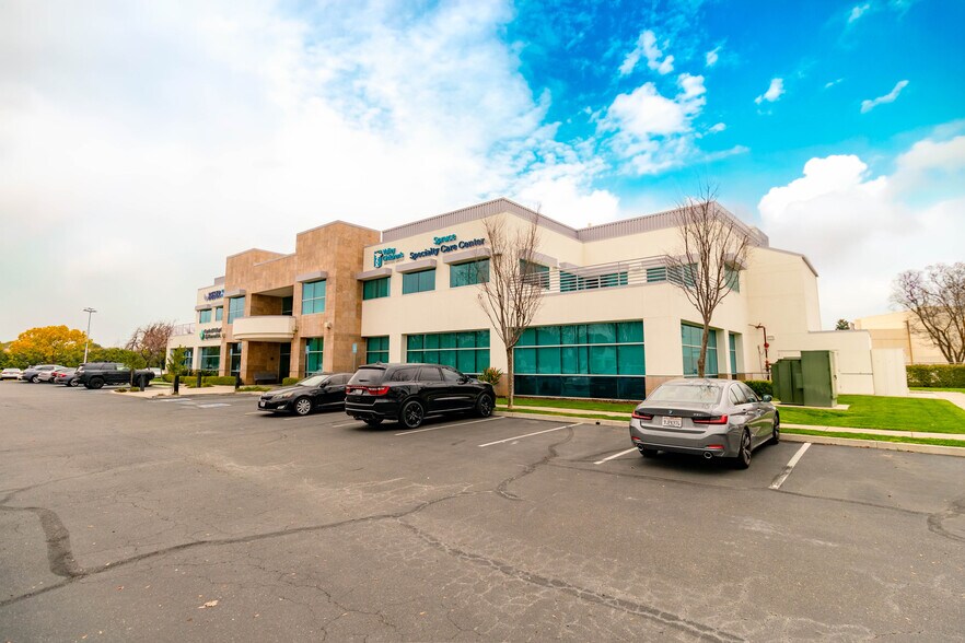 More Photos Of 1125 E Spruce Ave, Fresno Medical For Lease