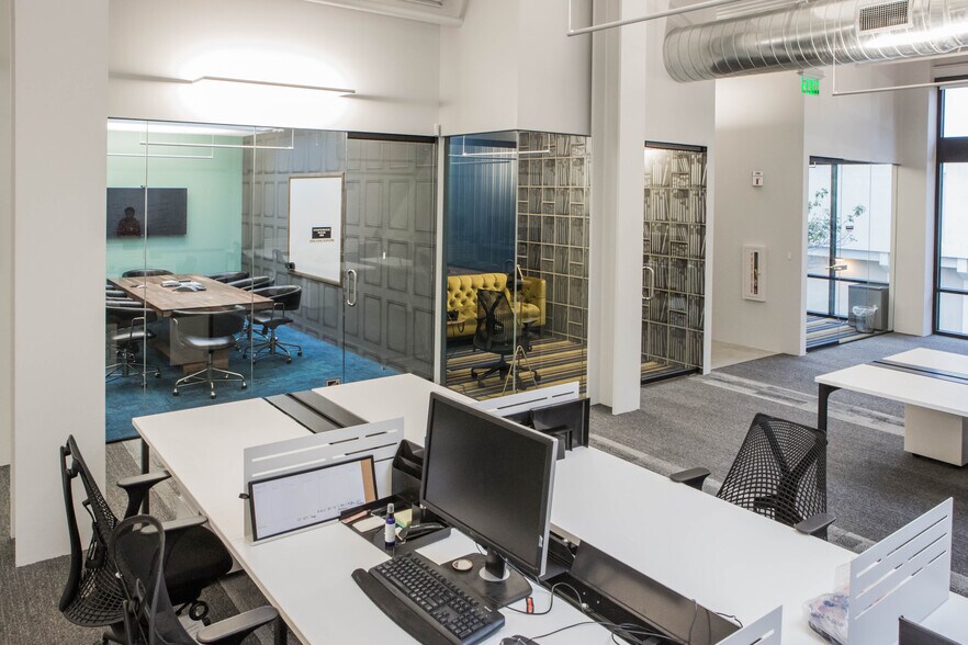 More Photos Of 2114-2116 Broadway St, Redwood City Office For Lease