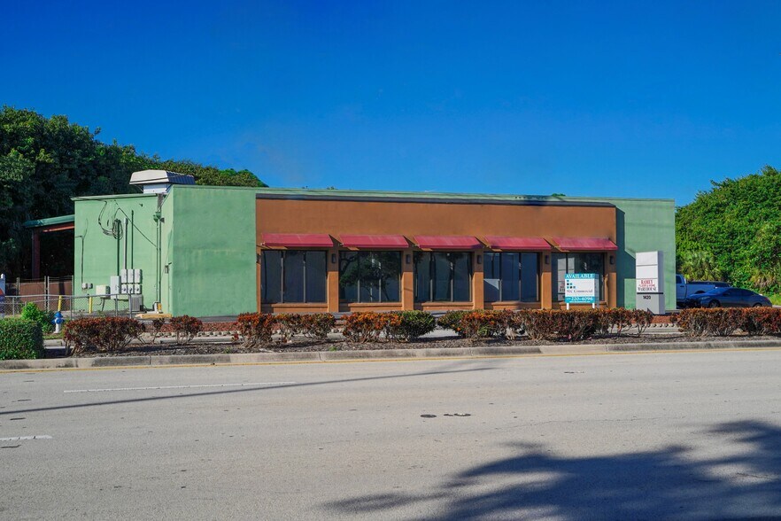 More Photos Of 1420 SE Federal Hwy, Stuart Warehouse For Lease