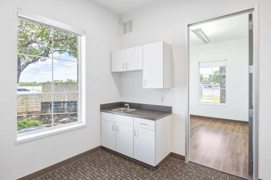 More Photos Of 12171 W Parmer Ln, Cedar Park Medical For Lease