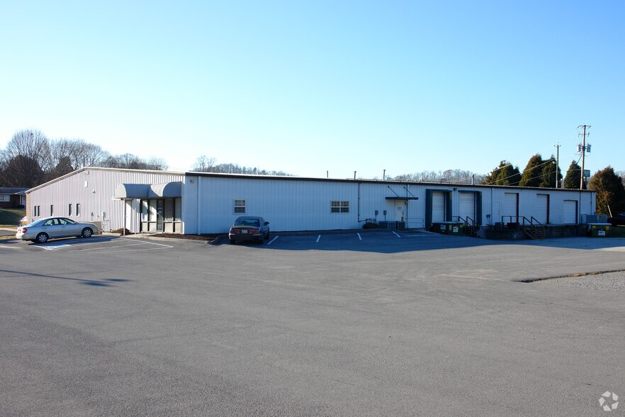 More Photos Of 6636 Central Ave Pike, Knoxville Light Distribution For Lease