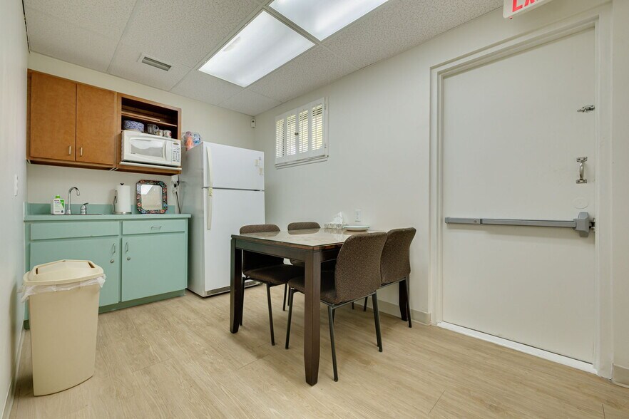More Photos Of 1105 S Fort Harrison Ave, Clearwater Medical For Lease
