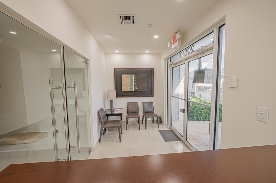 More Photos Of 20810-20818 W Dixie Hwy, Miami Medical For Sale