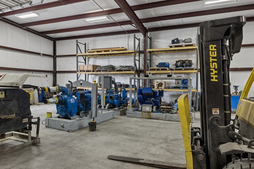 More Photos Of 1510 TX-135, Kilgore Warehouse For Sale