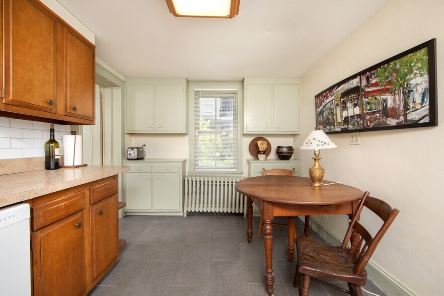 More Photos Of 69 E Oakland Ave, Doylestown Office For Sale