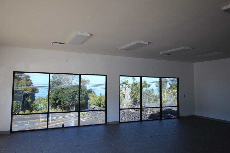 More Photos Of 81-6394 Mamalahoa Hwy, Kealakekua General Retail For Lease