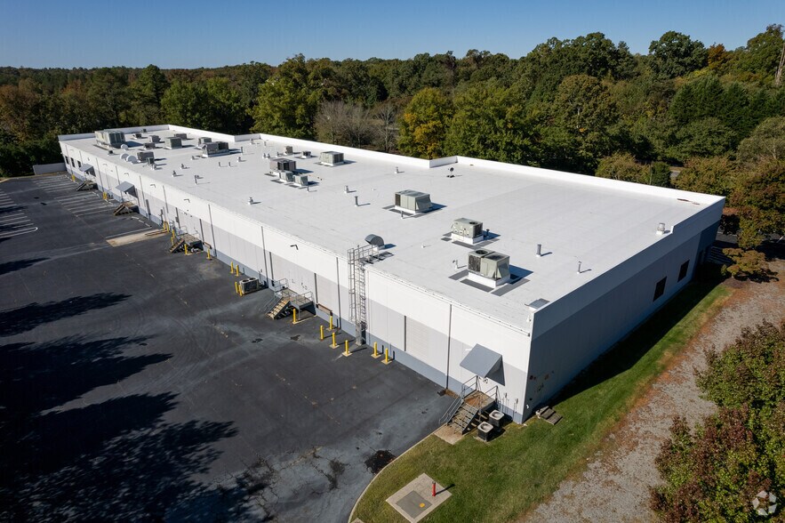 More Photos Of 13001-13017 N Kingston Ave, Chester Light Distribution For Lease