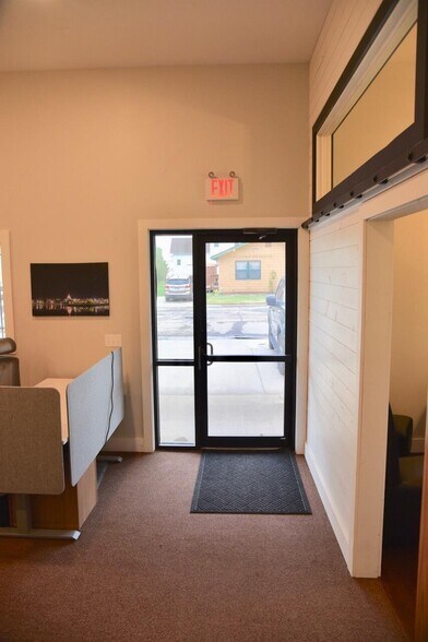 More Photos Of 102 E 6th Ave, Fort Pierre Office For Sale